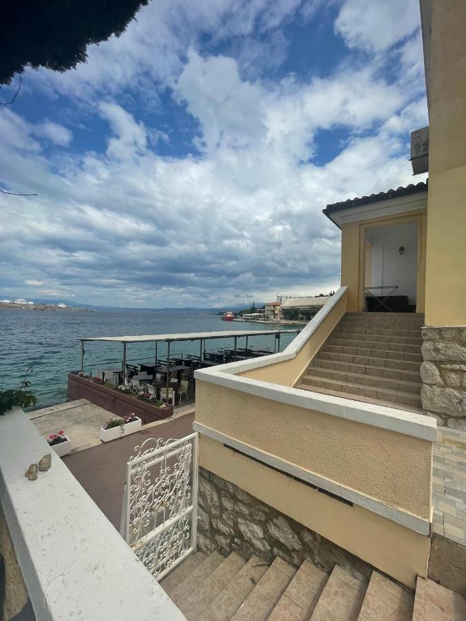 Bed&Breakfast Villa Eva Омишаль Экстерьер фото
